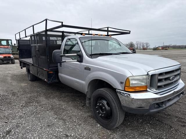 Image of Ford F-550 equipment image 3