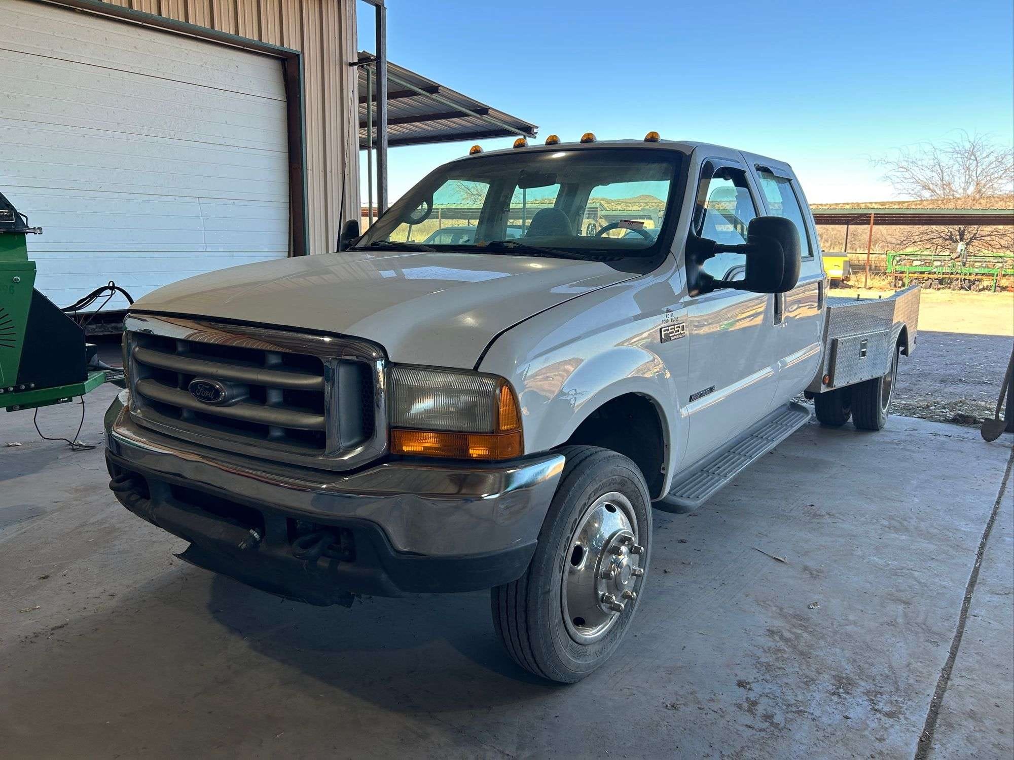 1999 Ford F-550 Equipment Image0