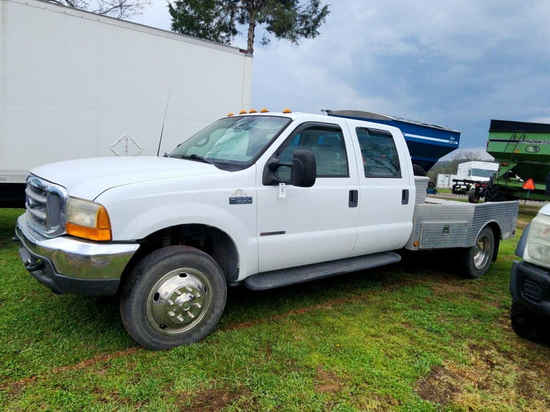 Image of Ford F-550 Primary image
