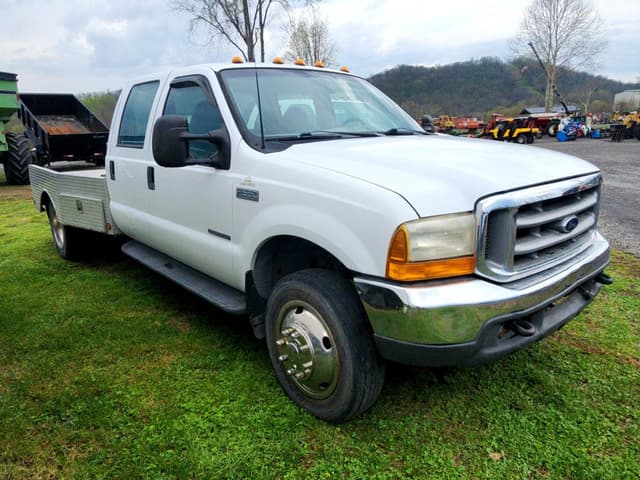 Image of Ford F-550 equipment image 2
