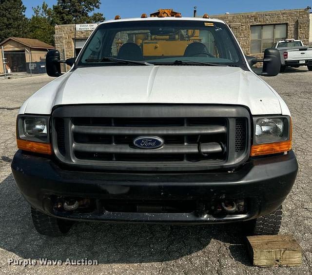 Image of Ford F-550 equipment image 1