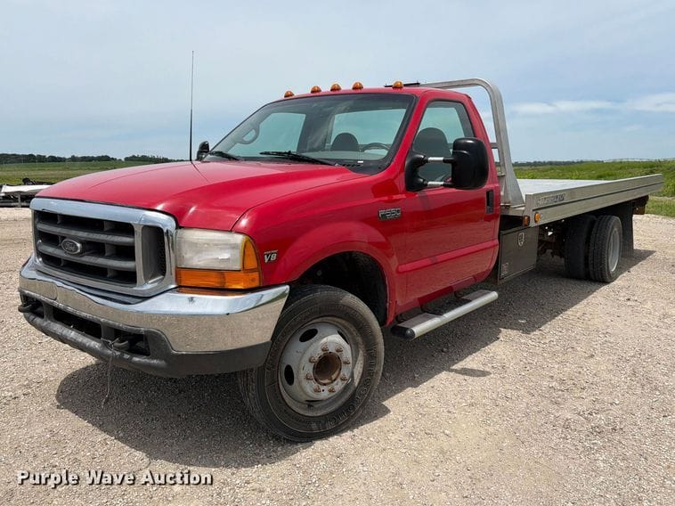 1999 Ford F-550 Equipment Image0