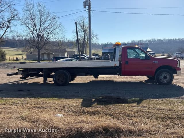 Image of Ford F-550 equipment image 3
