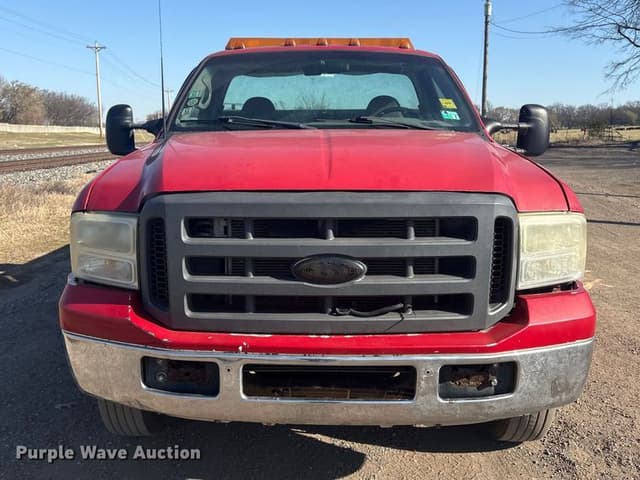 Image of Ford F-550 equipment image 1