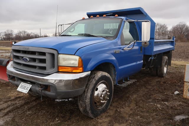 Image of Ford F-550 equipment image 2