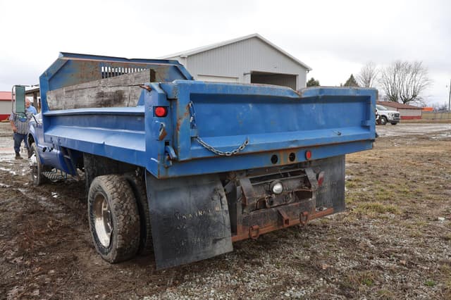 Image of Ford F-550 equipment image 3