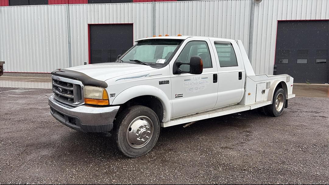 Image of Ford F-550 Primary image