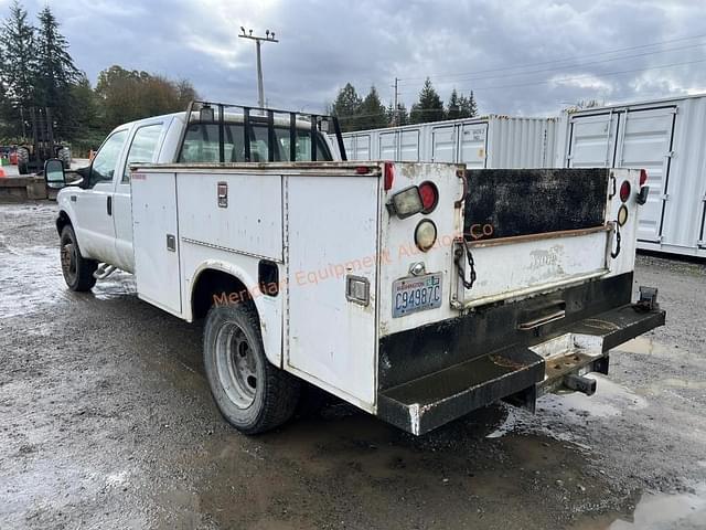 Image of Ford F-550 equipment image 2