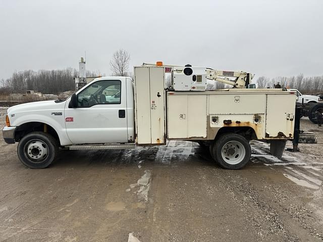 Image of Ford F-550 equipment image 1