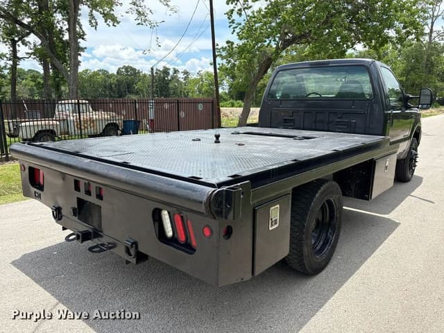 Image of Ford F-550 equipment image 4