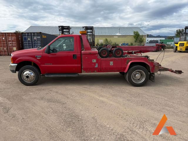 Image of Ford F-550 equipment image 1