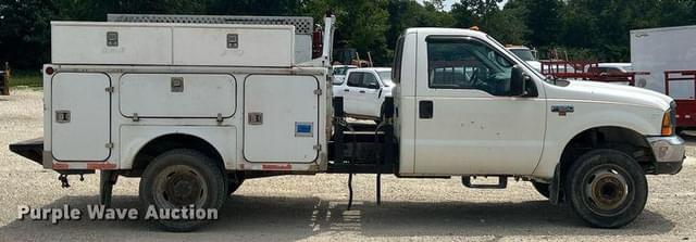 Image of Ford F-550 equipment image 3