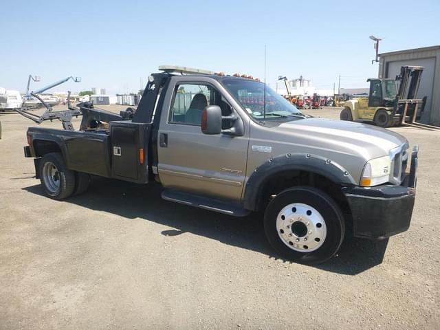 Image of Ford F-550 equipment image 1