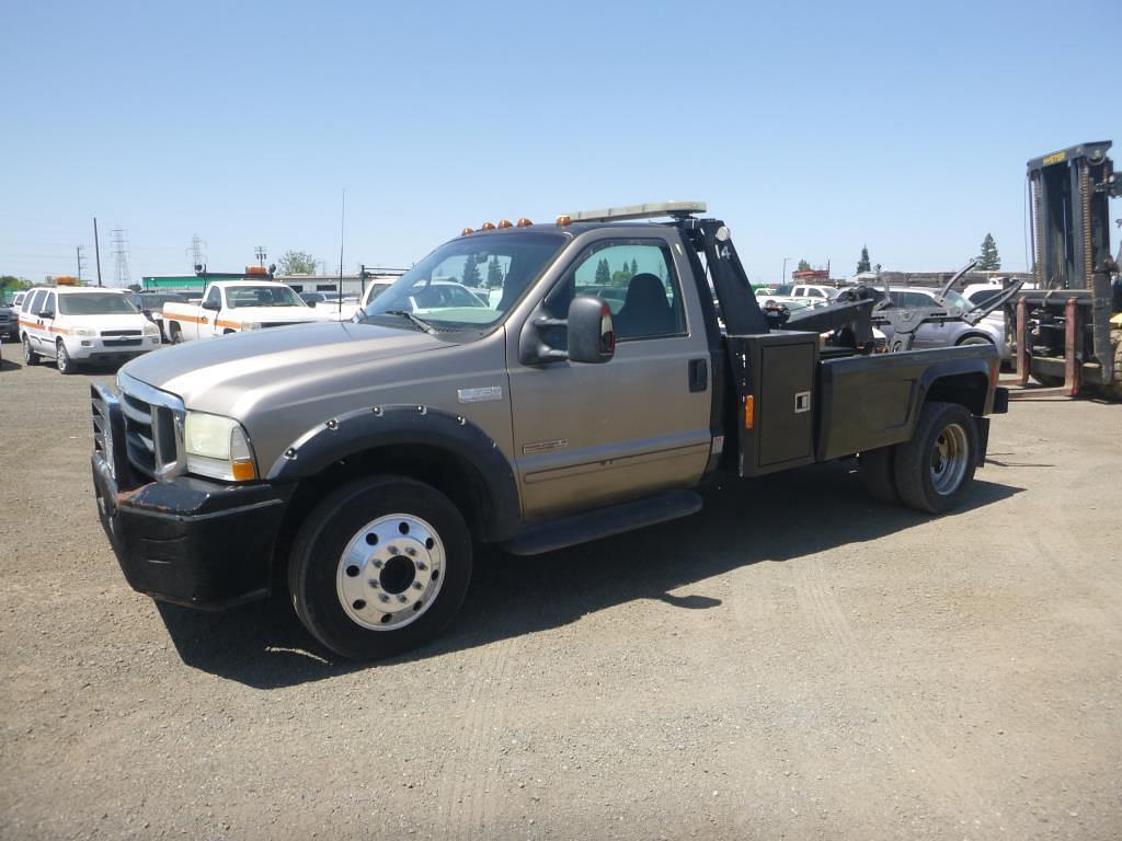 Image of Ford F-550 Primary image