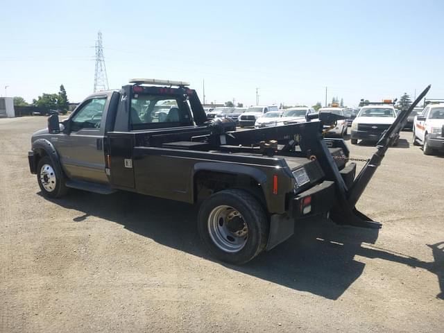 Image of Ford F-550 equipment image 3