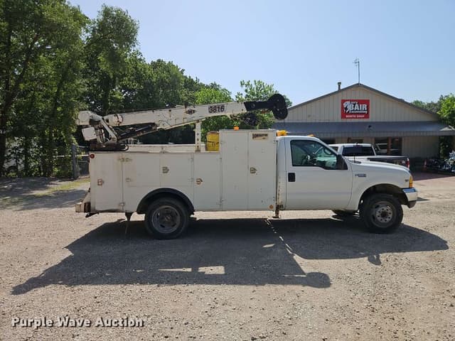 Image of Ford F-550 equipment image 3