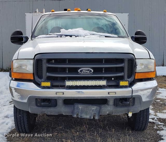 Image of Ford F-550 equipment image 1
