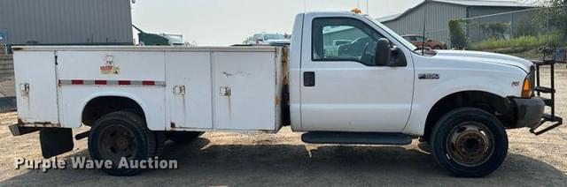 Image of Ford F-550 equipment image 3