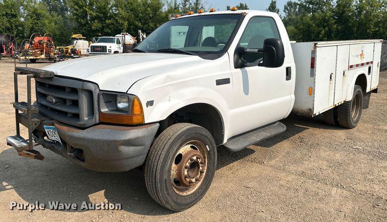 Image of Ford F-550 Primary image