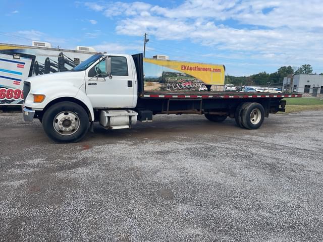 Image of Ford F-650 equipment image 2