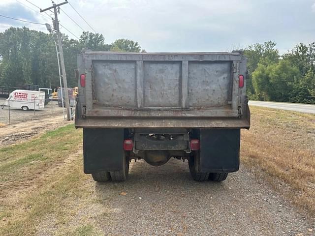 Image of Ford F-750 equipment image 3