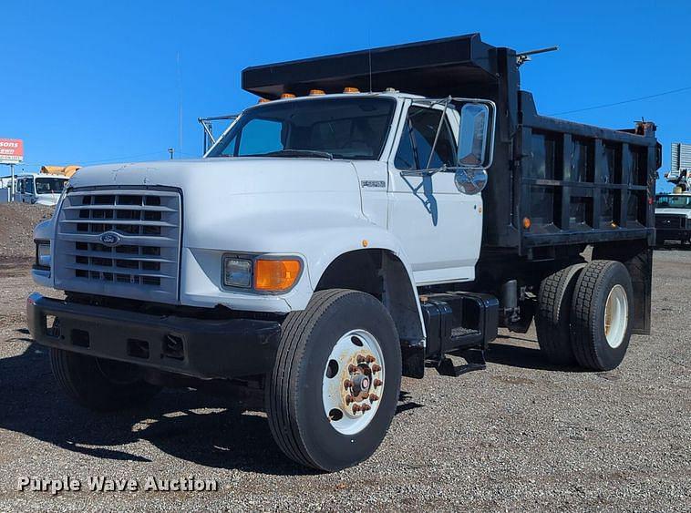 Image of Ford F-800 Primary image