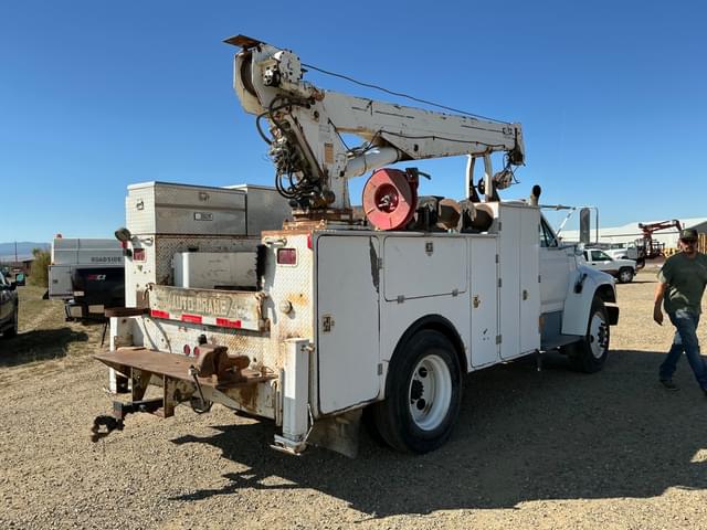 Image of Ford F-800 equipment image 4