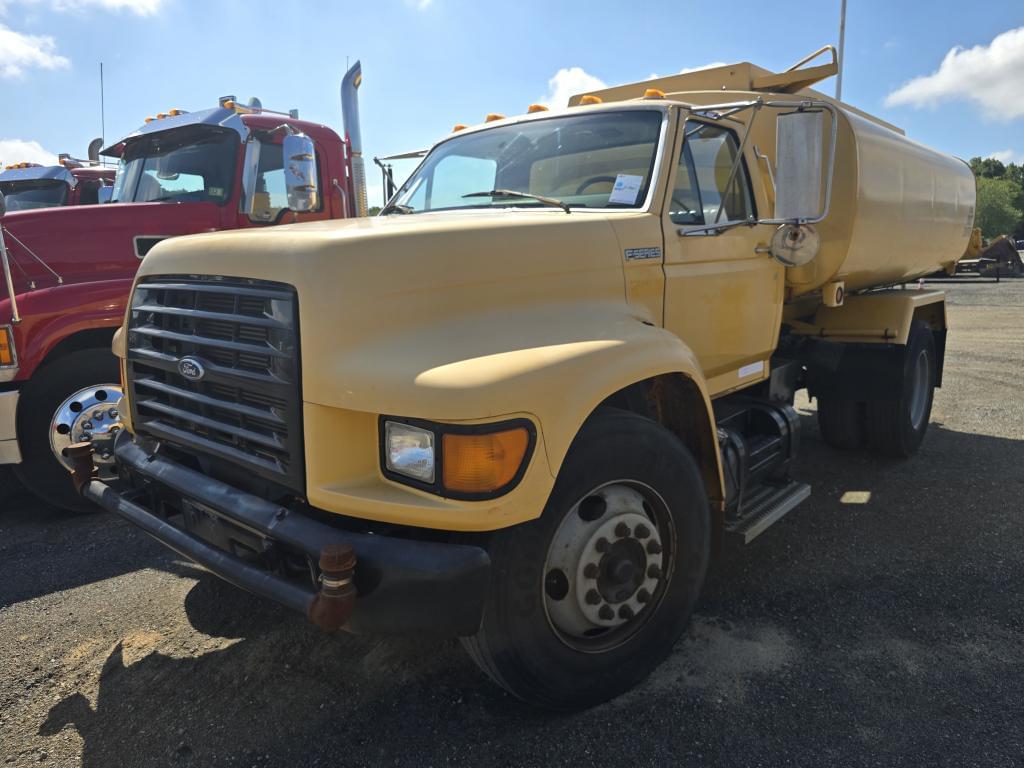 Image of Ford F-800 Primary image