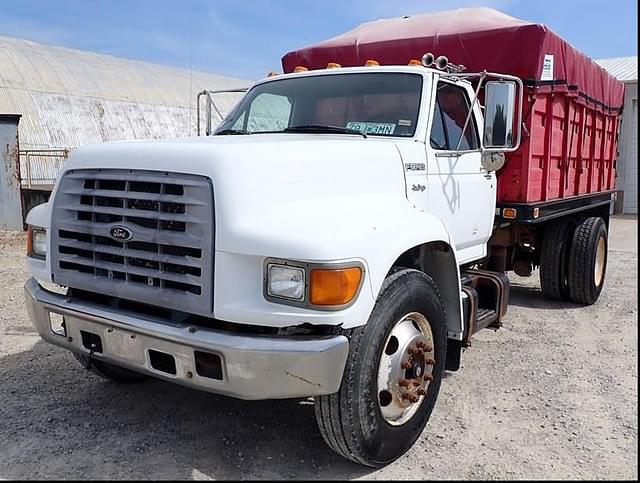 Image of Ford F-850 equipment image 2