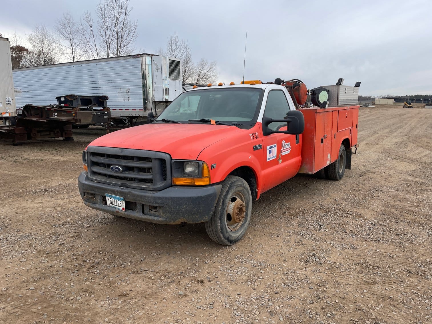 1999 Ford F-350 Equipment Image0