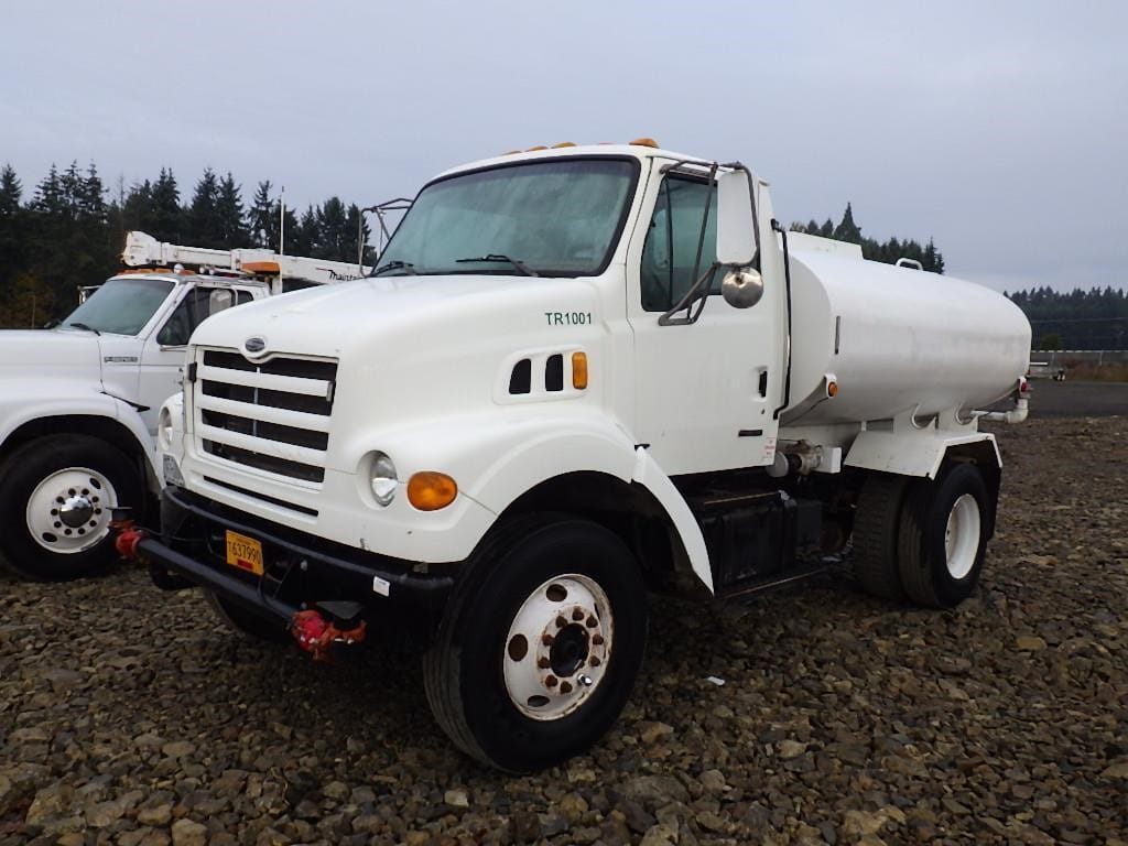 1999 Ford Sterling Equipment Image0