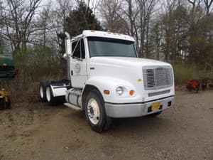1999 Freightliner FL112 Image