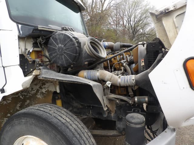 Image of Freightliner FL112 equipment image 4