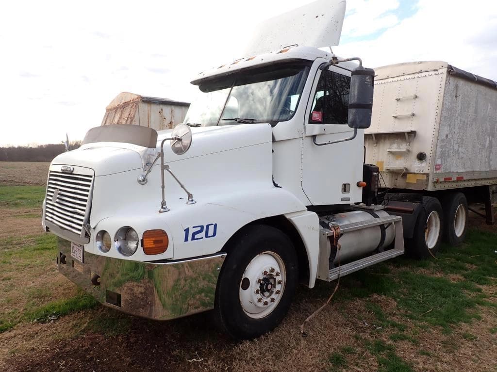 Image of Freightliner Century Class Primary image