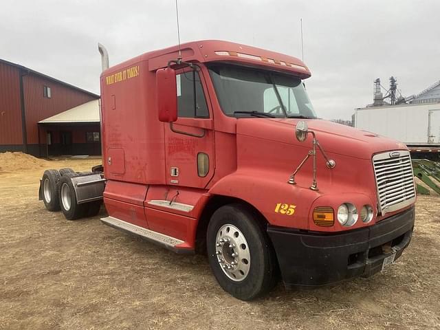 Image of Freightliner Century equipment image 2