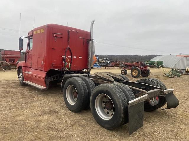 Image of Freightliner Century equipment image 4