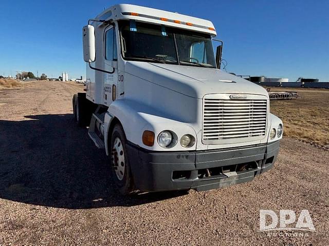 Image of Freightliner Century Class equipment image 3