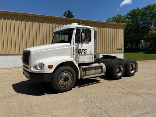 Image of Freightliner FL112 equipment image 1