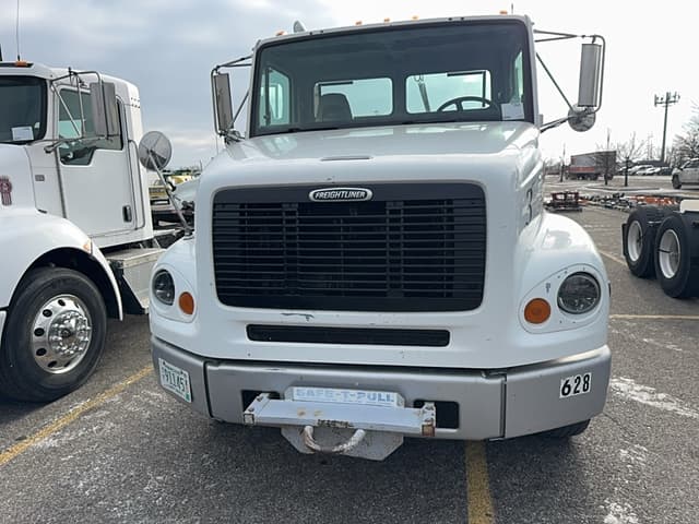 Image of Freightliner FL112 equipment image 1