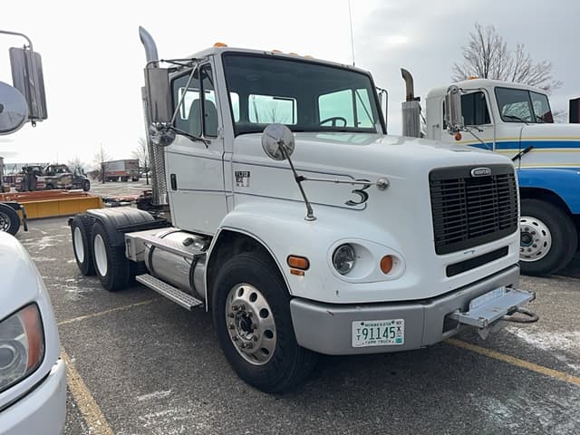 Image of Freightliner FL112 equipment image 2