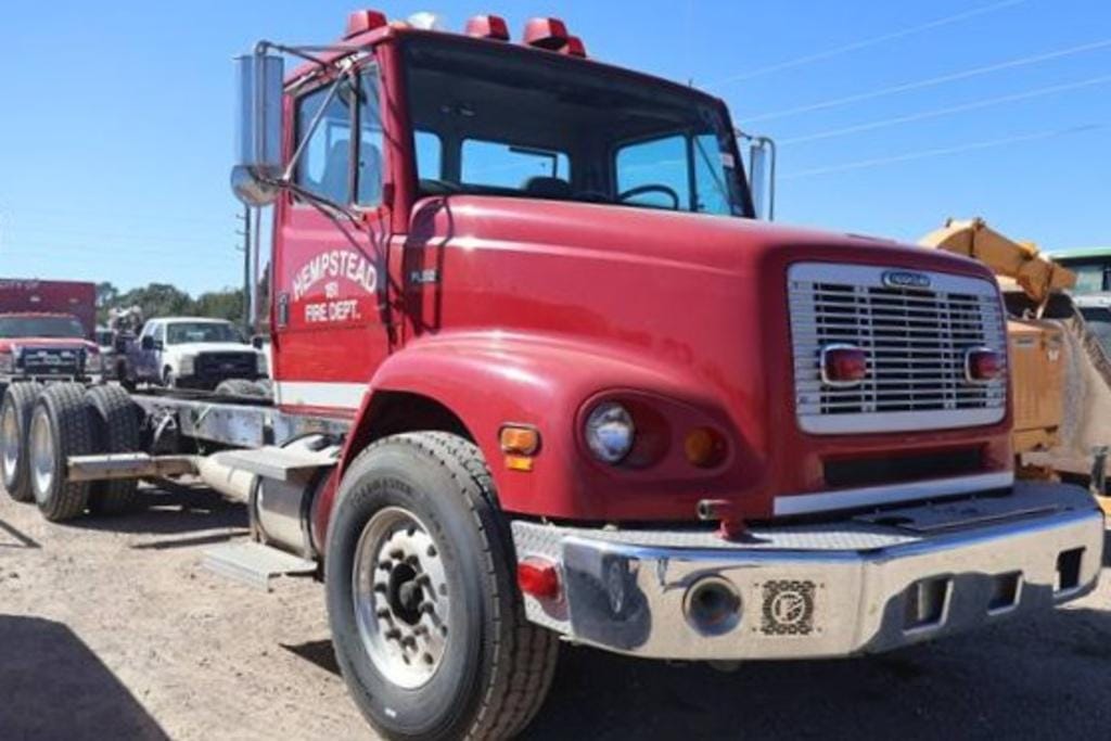 1999 Freightliner FL112 Equipment Image0