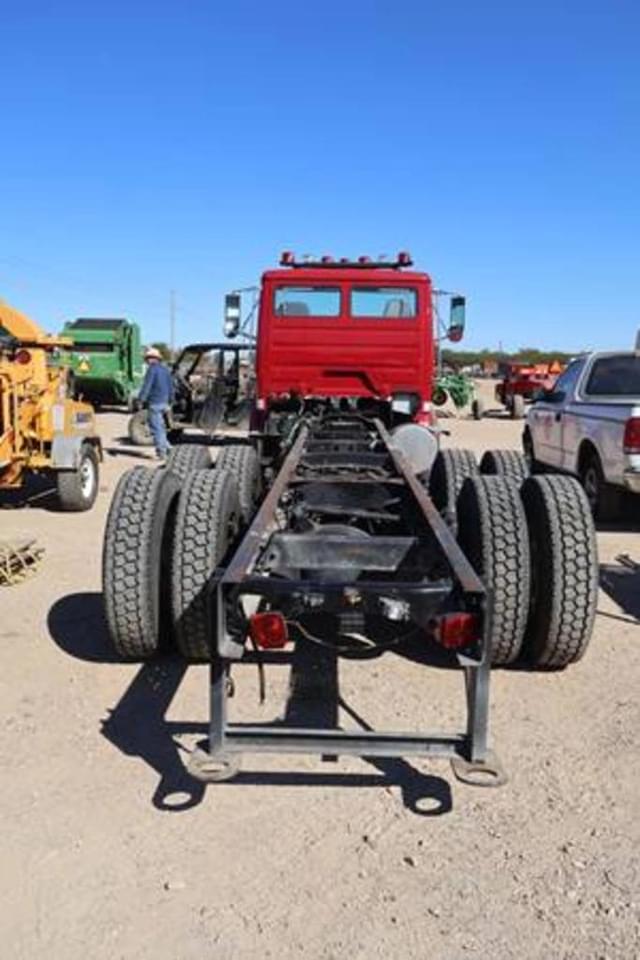 Image of Freightliner FL112 equipment image 4