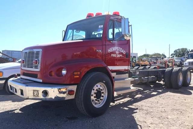 Image of Freightliner FL112 equipment image 2