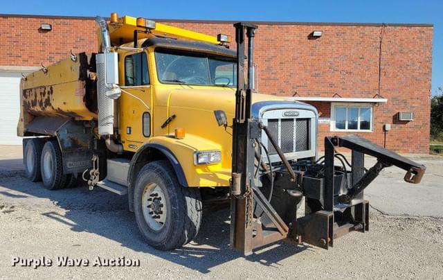 Image of Freightliner FL112 equipment image 2