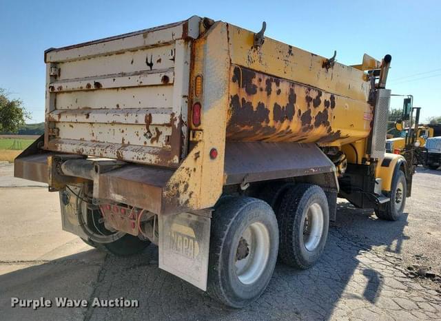 Image of Freightliner FL112 equipment image 4