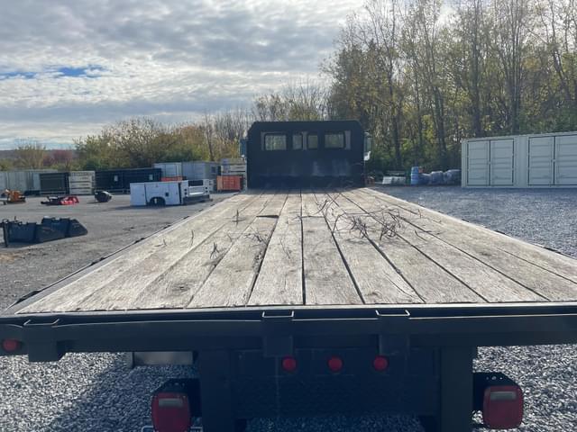 Image of Freightliner FL60 equipment image 4