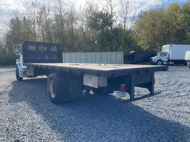 Image of Freightliner FL60 equipment image 3