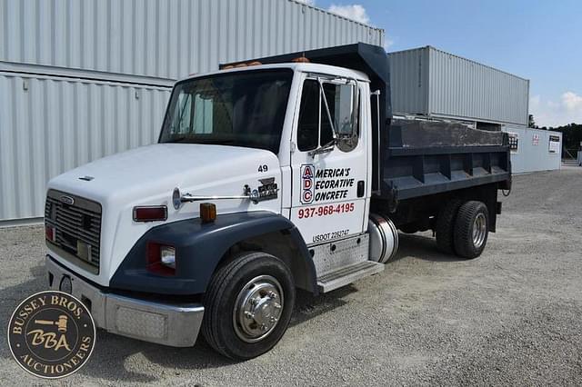 Image of Freightliner FL60 equipment image 2
