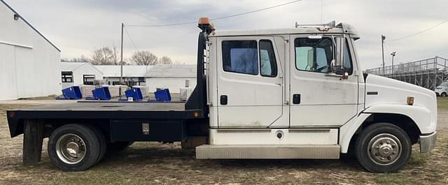 Image of Freightliner FL60 equipment image 2