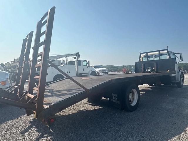 Image of Freightliner FL60 equipment image 2